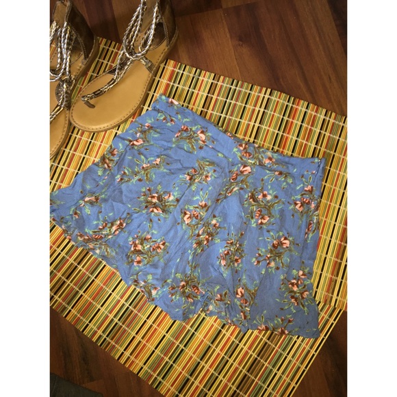 Altar’d State Shorts - Picture 4 of 6